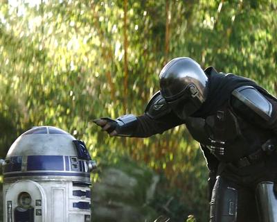 R2-D2 - The Book of Boba Fett | Signed by Star Wars | Streamily