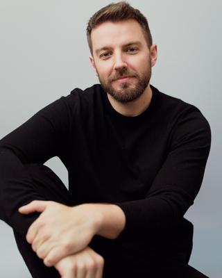 Luke Relaxing | Signed by Tom And Luke | Streamily